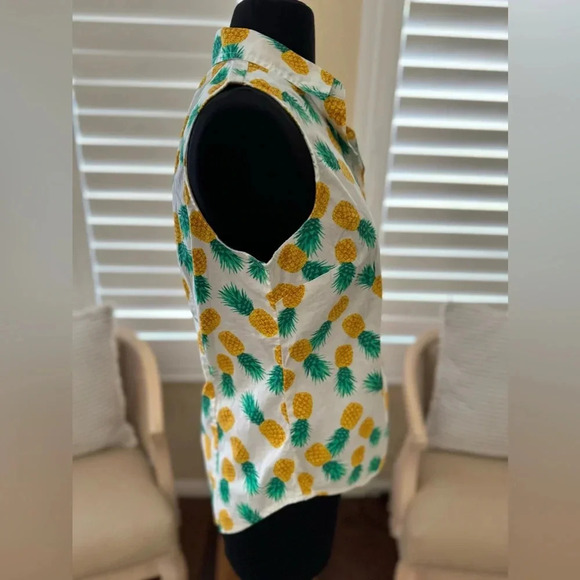 NWT | J. Crew | Pineapple Print Sleeveless Button Down Collared Top - Size S - Picture 3 of 5